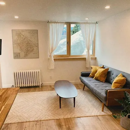 The Burrow - Downtown Revelstoke Apartment Exterior photo