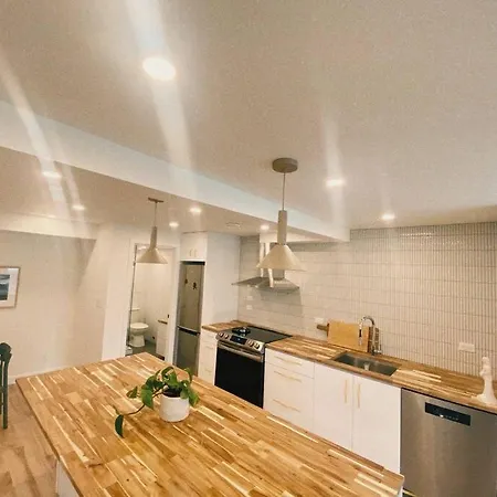 The Burrow - Downtown Revelstoke Apartment Exterior photo