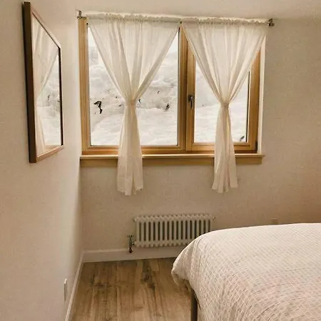 The Burrow - Downtown Revelstoke Apartment Exterior photo