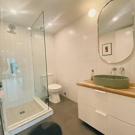 The Burrow - Downtown Revelstoke Apartment Exterior photo